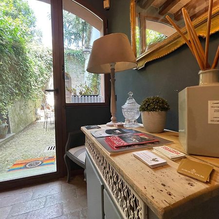 Le Camere Di Bsuites Affittacamere Parma Exterior photo