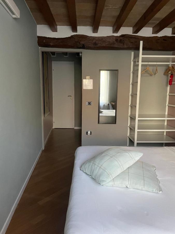 Le Camere Di Bsuites Affittacamere Parma Exterior photo
