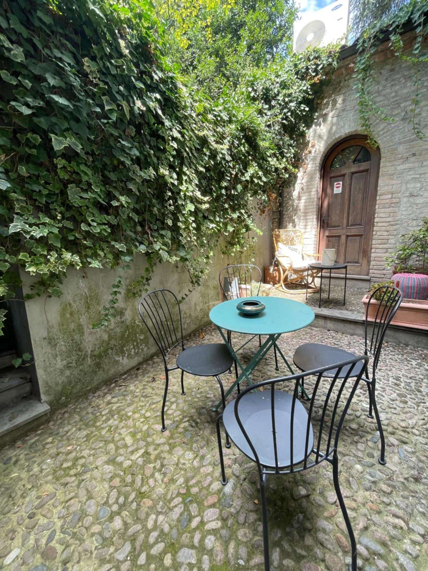Le Camere Di Bsuites Affittacamere Parma Exterior photo