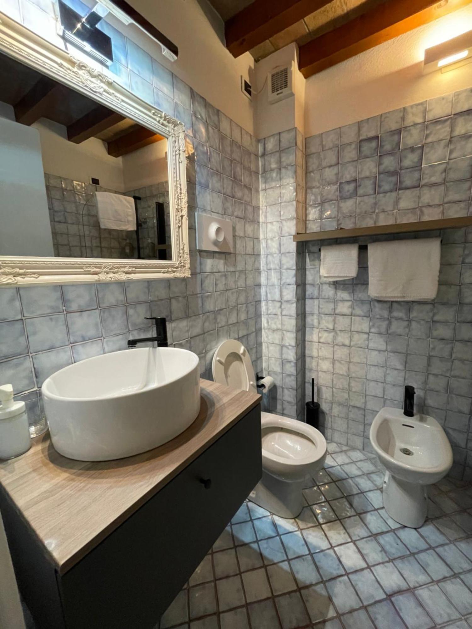 Le Camere Di Bsuites Affittacamere Parma Room photo