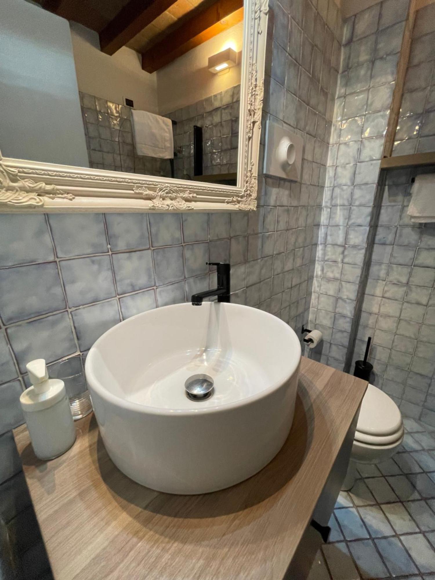 Le Camere Di Bsuites Affittacamere Parma Exterior photo