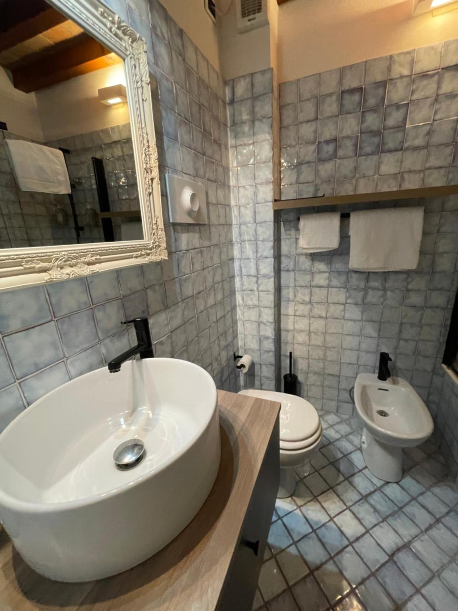 Le Camere Di Bsuites Affittacamere Parma Room photo