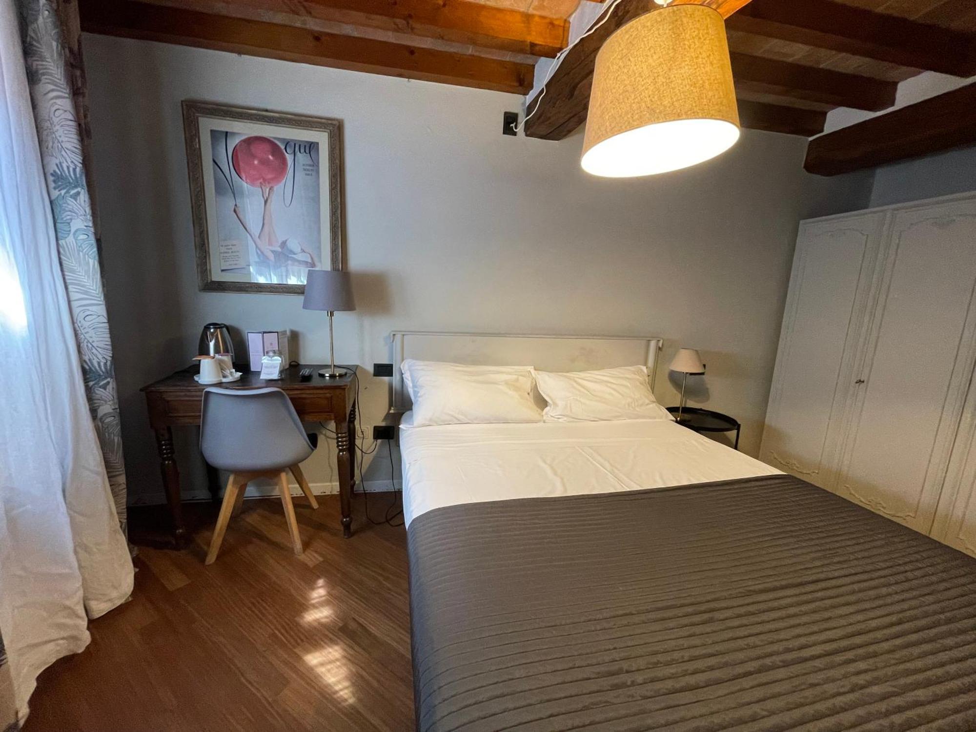 Le Camere Di Bsuites Affittacamere Parma Exterior photo